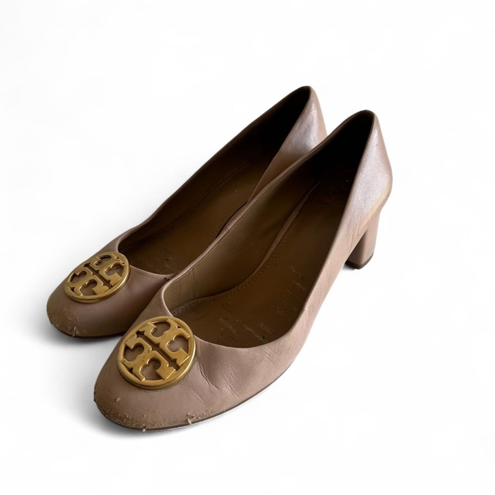 Tory Burch light pink Heels with Gold Emblem